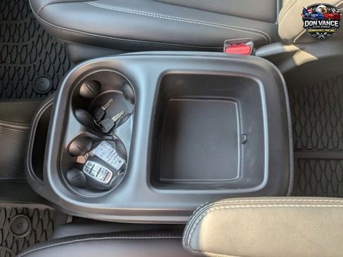 New 2025 Chrysler Pacifica Select w/ Fav Edition Package image 23