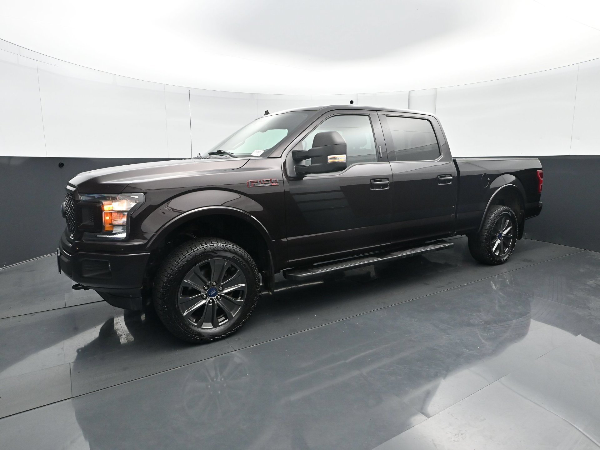 Used 2018 Ford F150 XLT w/ Equipment Group 302A Luxury AWD/4WD image 2