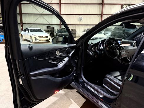 Used 2018 Mercedes-Benz GLC 300 image 10