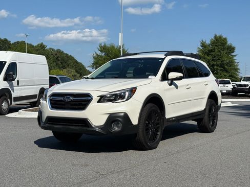 Used 2018 Subaru Outback 2.5i Premium AWD/4WD image 1