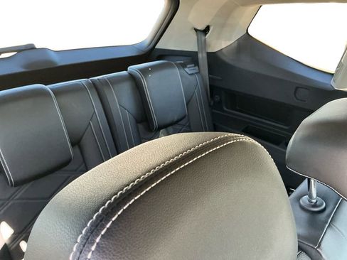 Used 2024 Volkswagen Atlas SE AWD/4WD image 21