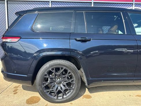 Used 2024 Jeep Grand Cherokee L Summit w/ High Altitude Package AWD/4WD image 5