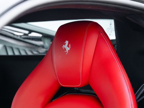 Used 2017 Ferrari 488 GTB RWD image 6