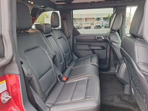 New 2025 Ford Bronco Badlands w/ Sasquatch Package image 18