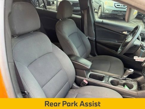 Used 2017 Chevrolet Cruze LT w/ Convenience Package FWD image 14