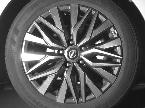 Used 2025 Nissan Altima 2.5 SV FWD image 13