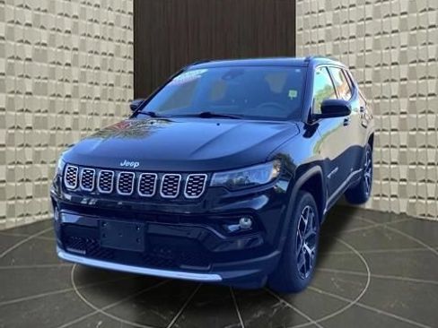 Used 2025 Jeep Compass Limited AWD/4WD image 9