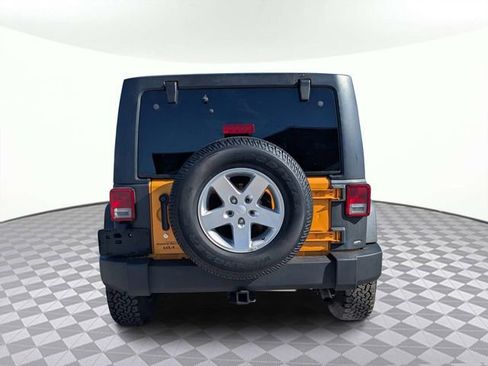 Used 2013 Jeep Wrangler Unlimited Rubicon w/ Connectivity Group AWD/4WD image 4