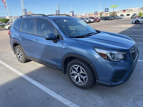 Used 2019 Subaru Forester Premium image 1