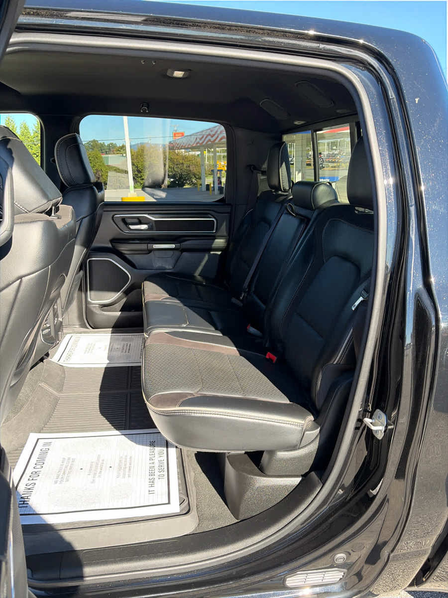 Used 2023 RAM 1500 Laramie AWD/4WD image 31