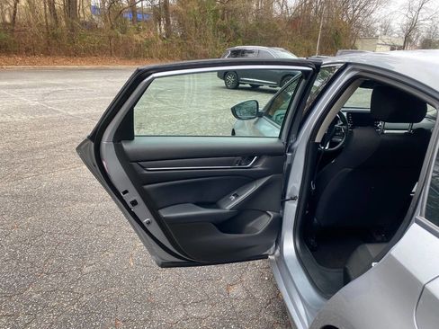 Used 2018 Honda Accord LX image 33