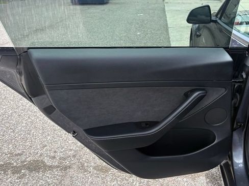 Used 2023 Tesla Model 3 Standard Range RWD image 12