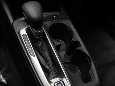 Used 2025 Chevrolet Trax LS w/ LS Convenience Package image 12