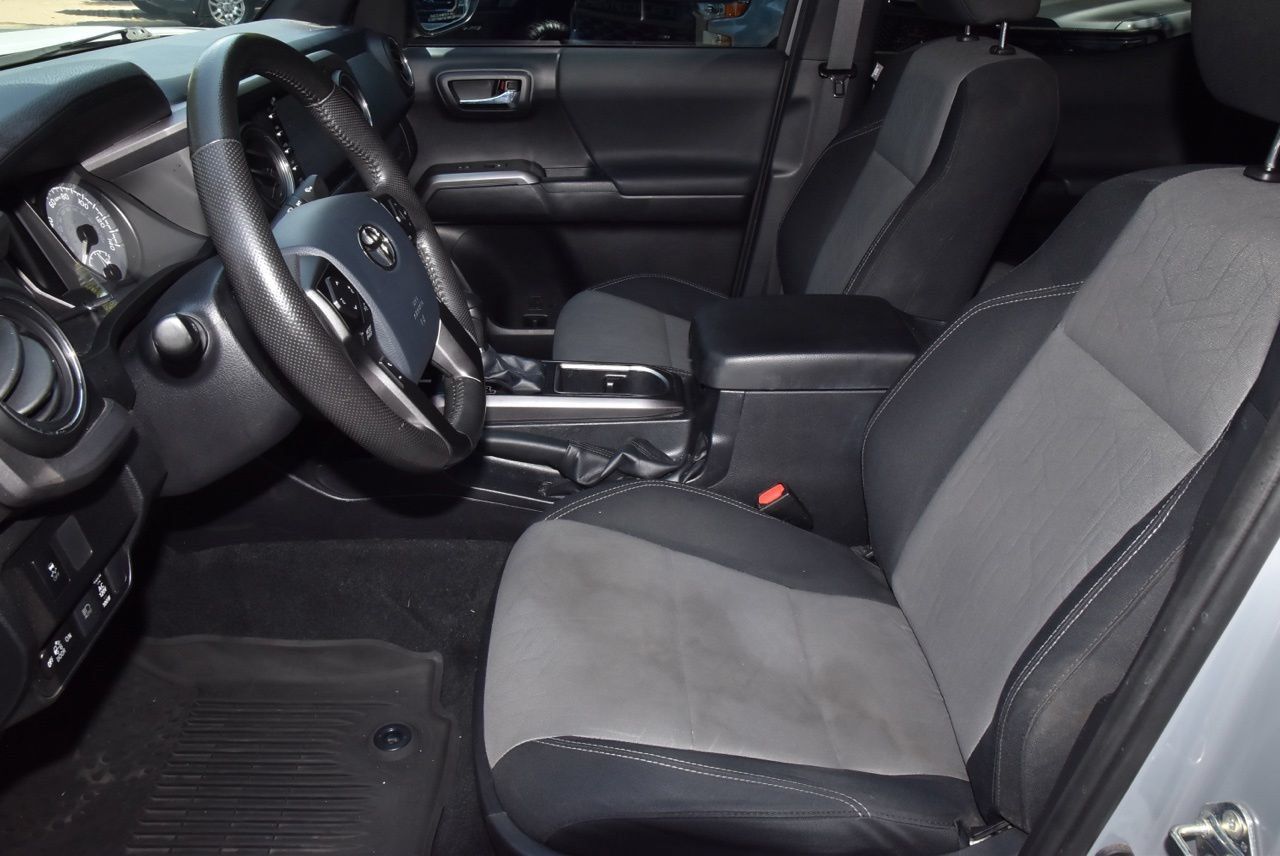 Used 2020 Toyota Tacoma TRD Off-Road AWD/4WD image 13