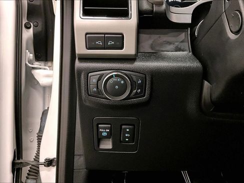 Used 2020 Ford F150 Lariat w/ Equipment Group 502A Luxury AWD/4WD image 16