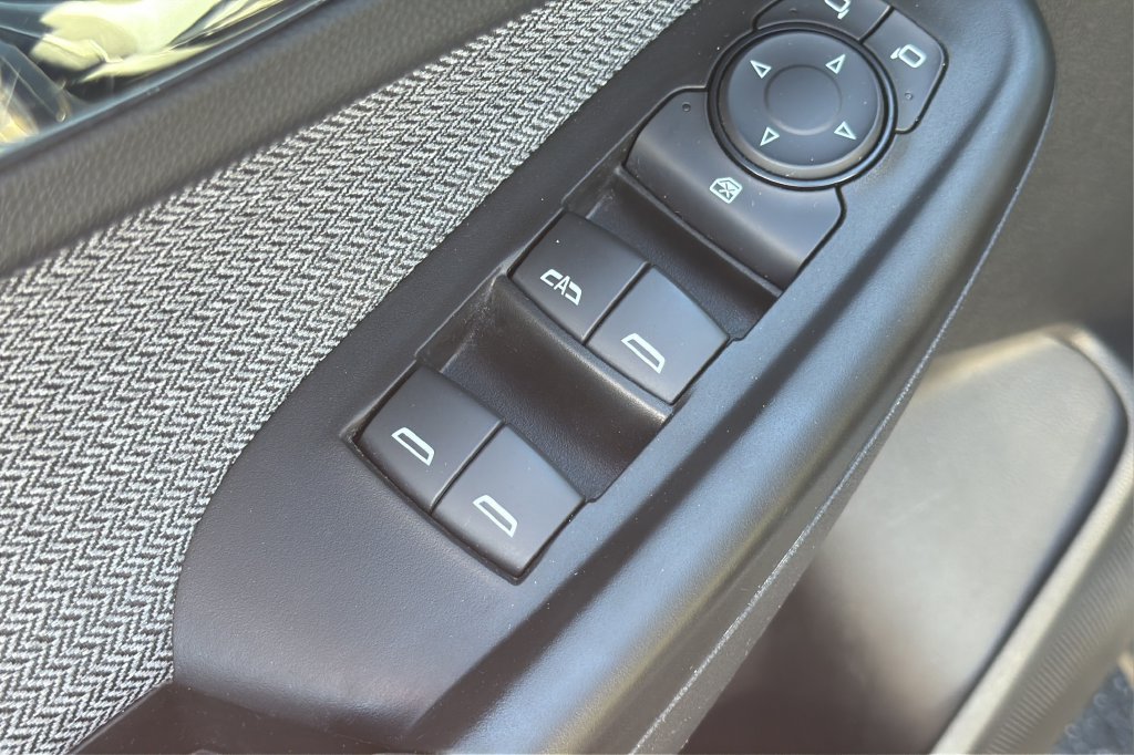Used 2023 Chevrolet TrailBlazer LT w/ Convenience Package FWD image 12