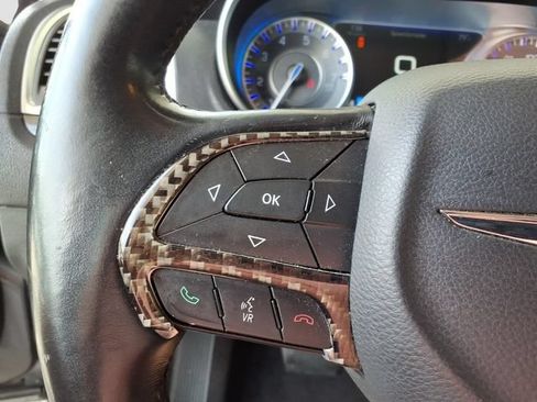 Used 2016 Chrysler 300 Limited RWD image 19