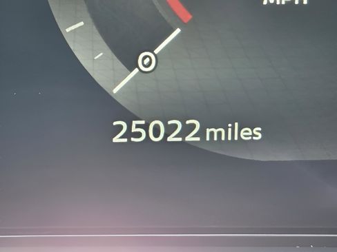 Used 2024 Nissan Ariya FWD image 23