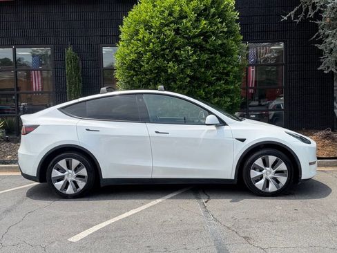 Used 2023 Tesla Model Y Long Range AWD/4WD image 21