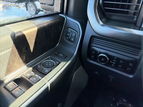 New 2026 Ford F350 Lariat w/ Black Appearance Package image 22