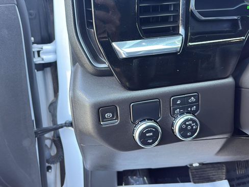Used 2023 GMC Sierra 1500 SLT w/ SLT Convenience Package RWD image 14