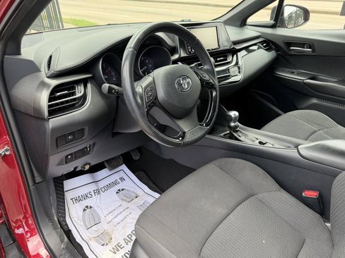Used 2018 Toyota C-HR XLE FWD image 11