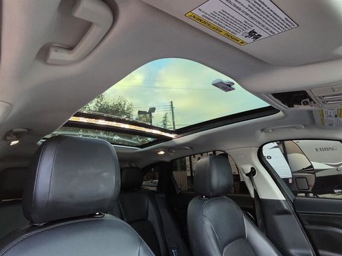 Used 2017 Jaguar F-PACE 35t AWD - Hard to find - Must image 25