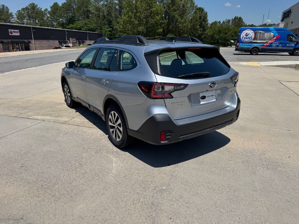 Used 2021 Subaru Outback AWD/4WD image 3