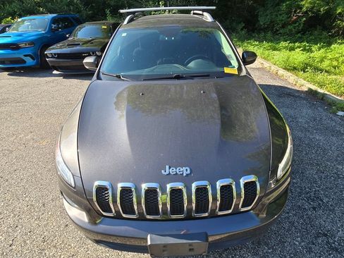 Used 2017 Jeep Cherokee Latitude w/ Safety/Convenience Group AWD/4WD image 13