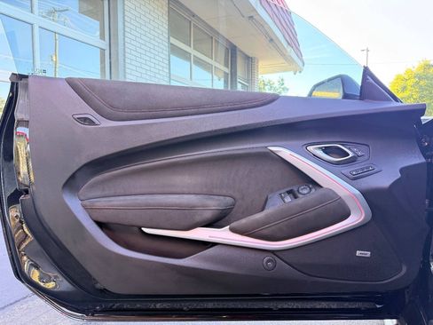 Used 2019 Chevrolet Camaro ZL1 RWD image 16
