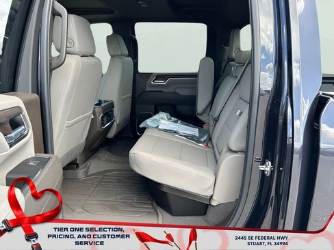 New 2025 GMC Sierra 2500 SLT w/ SLT Premium Package image 11