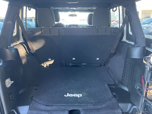 Used 2017 Jeep Wrangler Unlimited Sport w/ Connectivity Group image 15