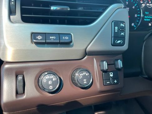 Used 2018 GMC Yukon Denali w/ Open Road Package AWD/4WD image 16