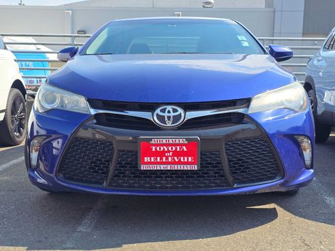 Used 2015 Toyota Camry SE FWD image 2