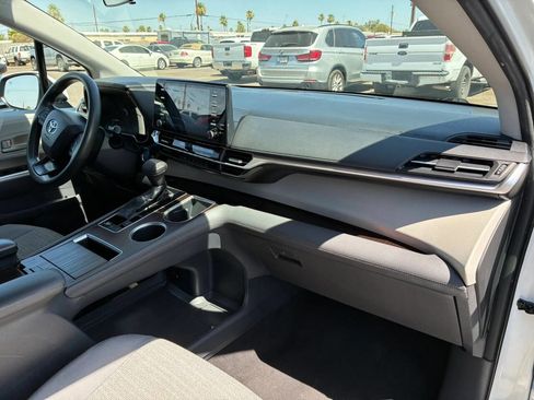 Used 2022 Toyota Sienna LE FWD image 26