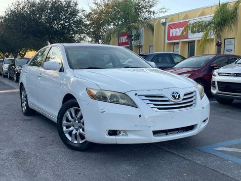 Used 2009 Toyota Camry LE image 2