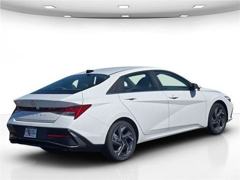 New 2025 Hyundai Elantra SEL w/ Cargo Package image 10