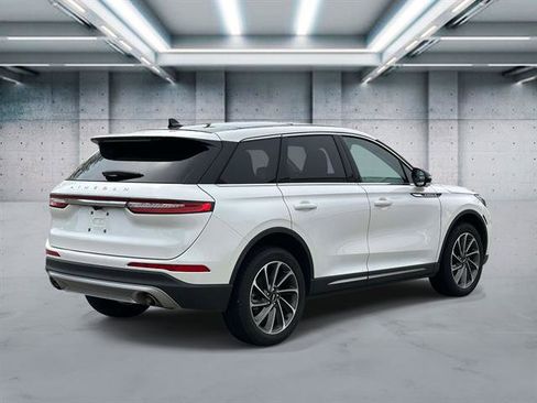 Certified 2023 Lincoln Corsair AWD image 5