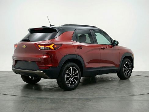 Used 2025 Chevrolet TrailBlazer LT image 9