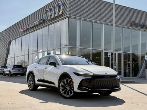 Used 2026 Toyota Crown Platinum image 2