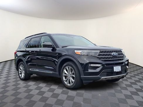 Used 2023 Ford Explorer XLT w/ Equipment Group 202A AWD/4WD image 1
