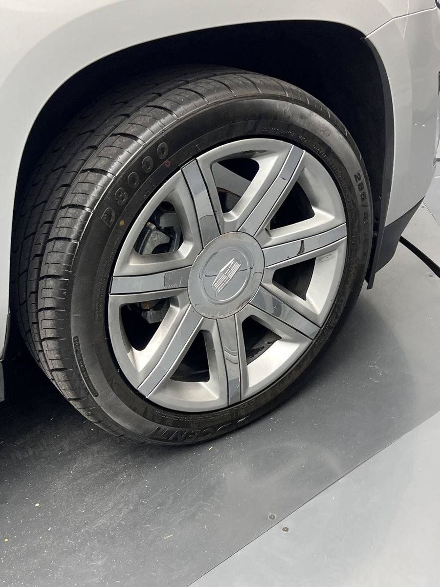 Used 2016 Cadillac Escalade Luxury AWD/4WD image 44