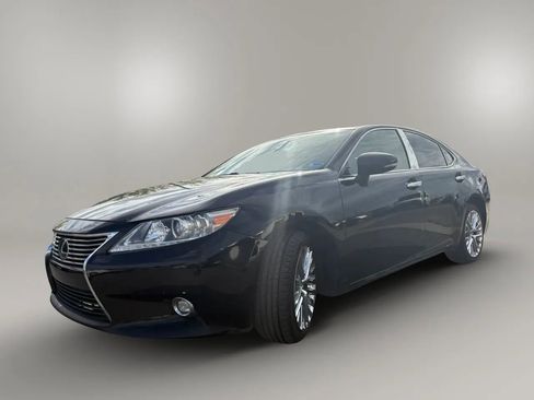 Used 2015 Lexus ES 350 w/ Luxury Package FWD image 3