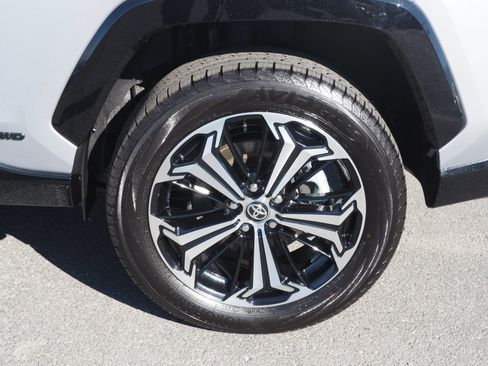 Used 2025 Toyota RAV4 XSE image 7