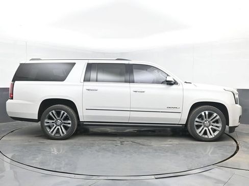 Used 2018 GMC Yukon XL Denali w/ Denali Ultimate Package AWD/4WD image 11