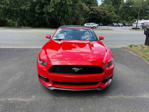 Used 2015 Ford Mustang Convertible RWD image 2