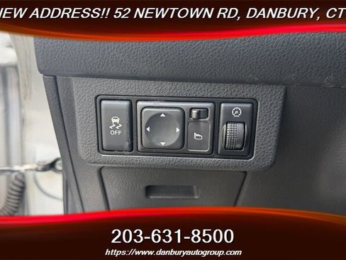 Used 2012 Nissan Versa 1.8 S w/ Special Edition Pkg FWD image 18