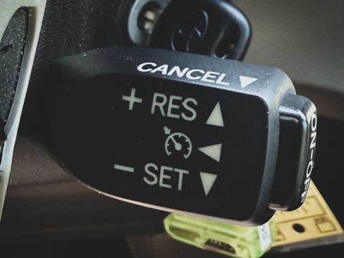 Used 2014 Toyota Sienna XLE FWD image 13