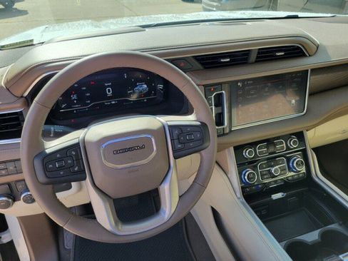 Used 2024 GMC Yukon Denali image 15