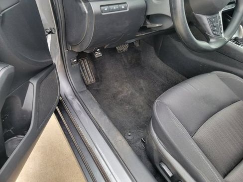 Used 2025 Nissan Altima 2.5 SV FWD image 14